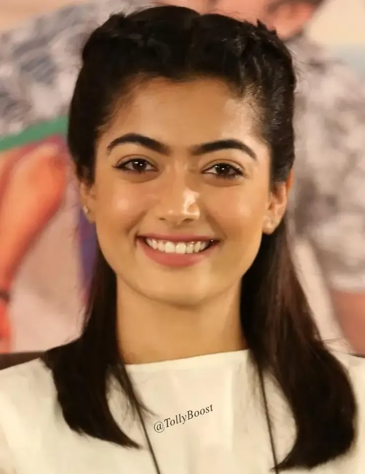 INDIAN ACTRESS RASHMIKA MANDANNA LONG HAIR SMILING FACE CLOSEUP 7